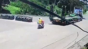 KrudPlug Mobile - Motorcycle couple crushed to death when flatbed truck driver suddenly reverses over them in Thailand 